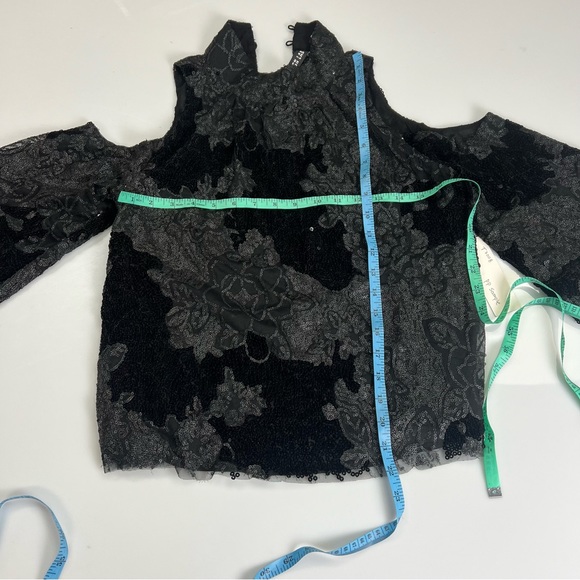 design Lab Lord & Taylor  women’s black off shoulder  blouse Sample S L17-7 - Picture 4 of 5